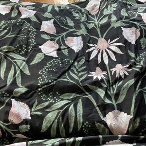 floral twin size comforter/duvet